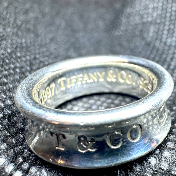 Tiffany & Co. Concave Ring Sterling Silver Size 5.5 W/ Tiffany Bag Vintage 1997 - Picture 9 of 9